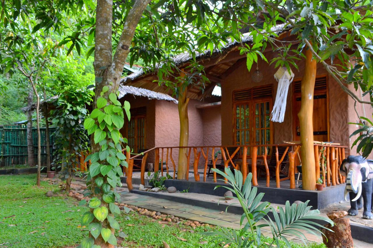Green Park Safari House & Eco Tree House Udawalawe Exterior photo