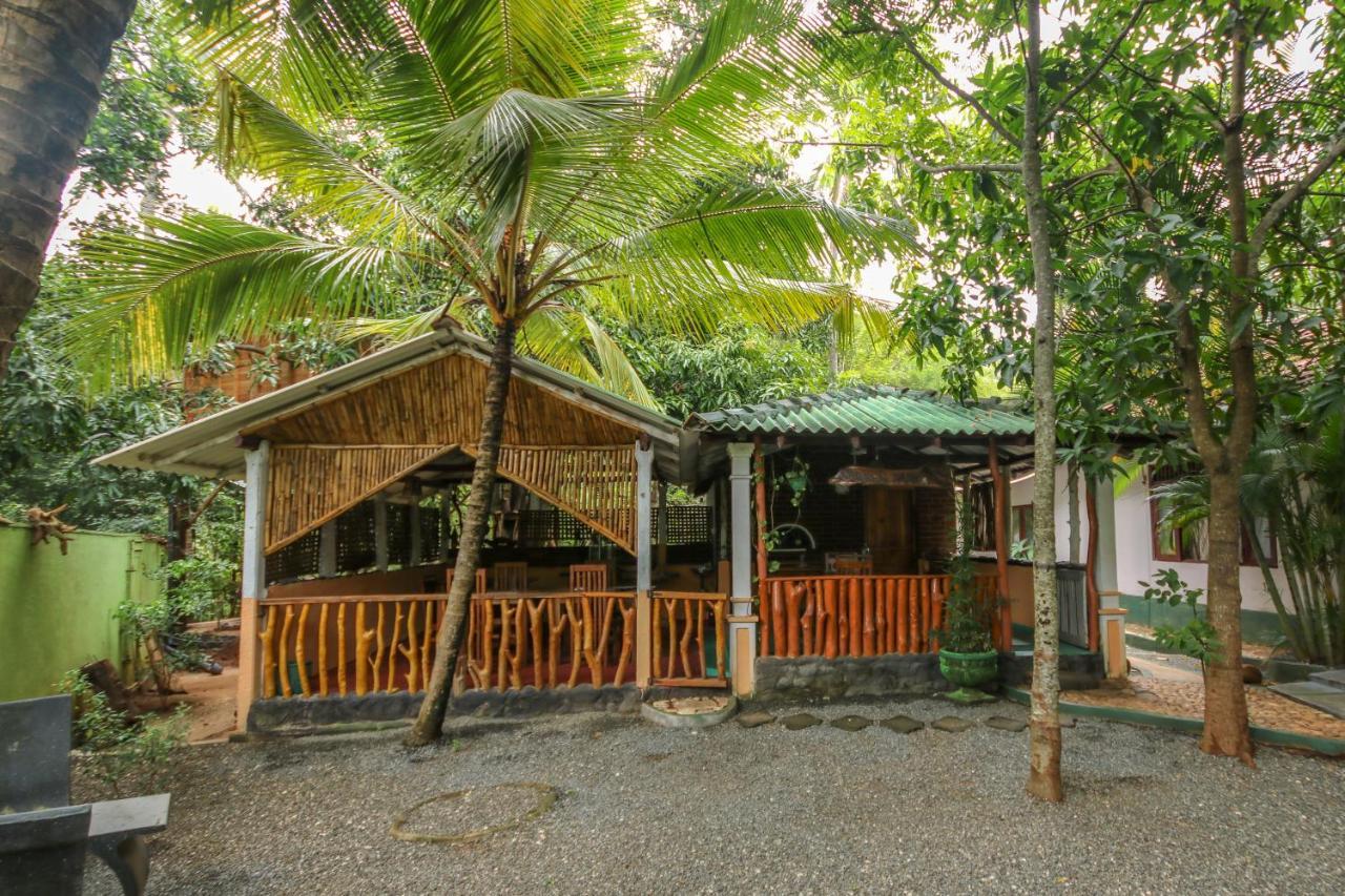 Green Park Safari House & Eco Tree House Udawalawe Exterior photo