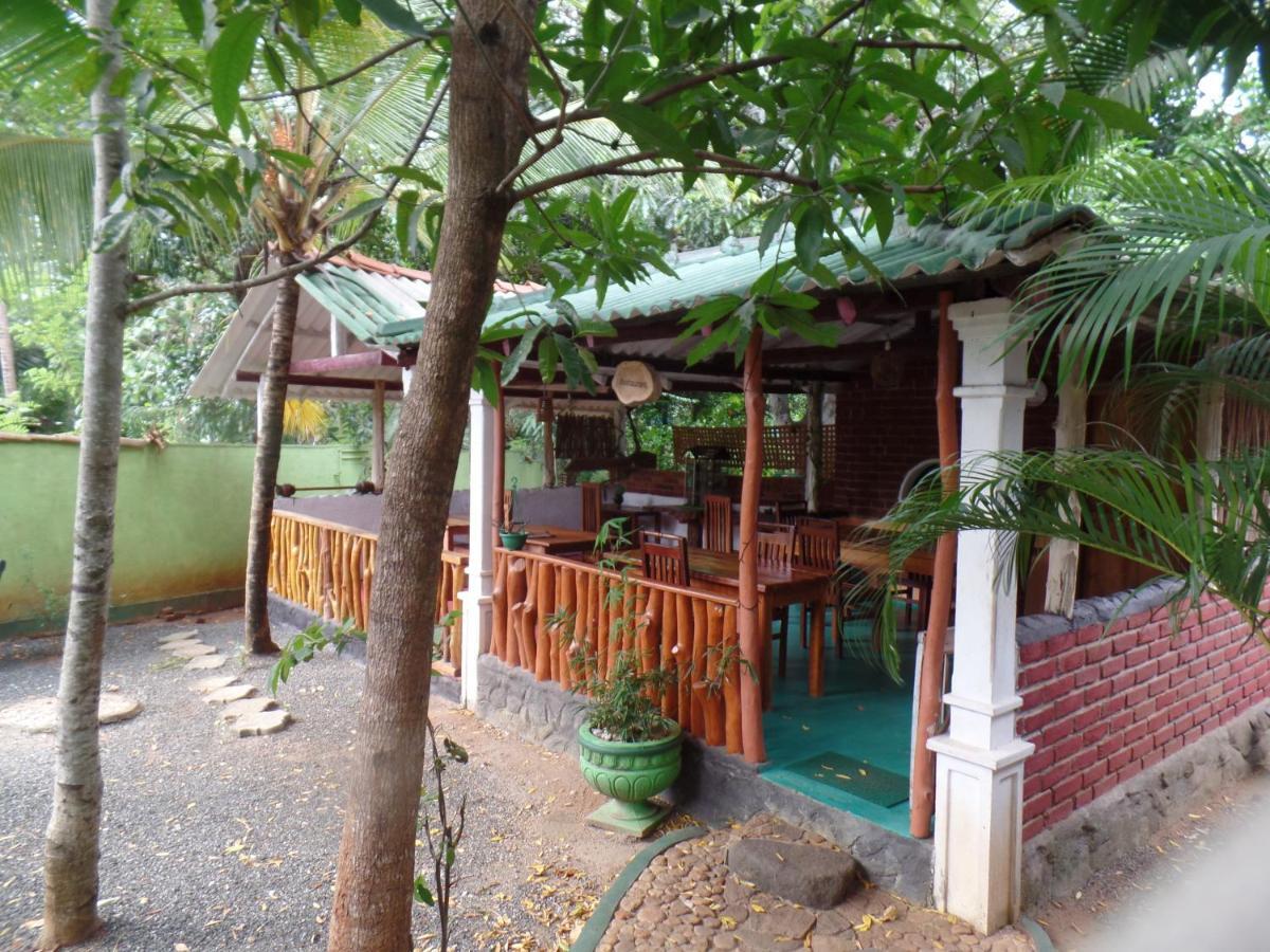 Green Park Safari House & Eco Tree House Udawalawe Exterior photo